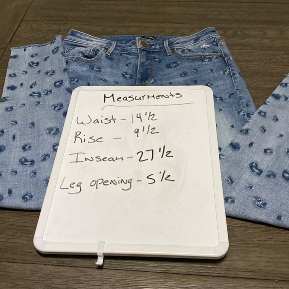 AQUA | Blue Leopard embroidered Skinny Jeans With Raw Hem | 27 - Picture 5 of 14